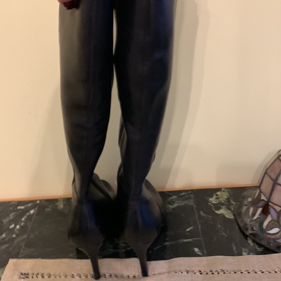 Clark's boots - Picture 3 of 7